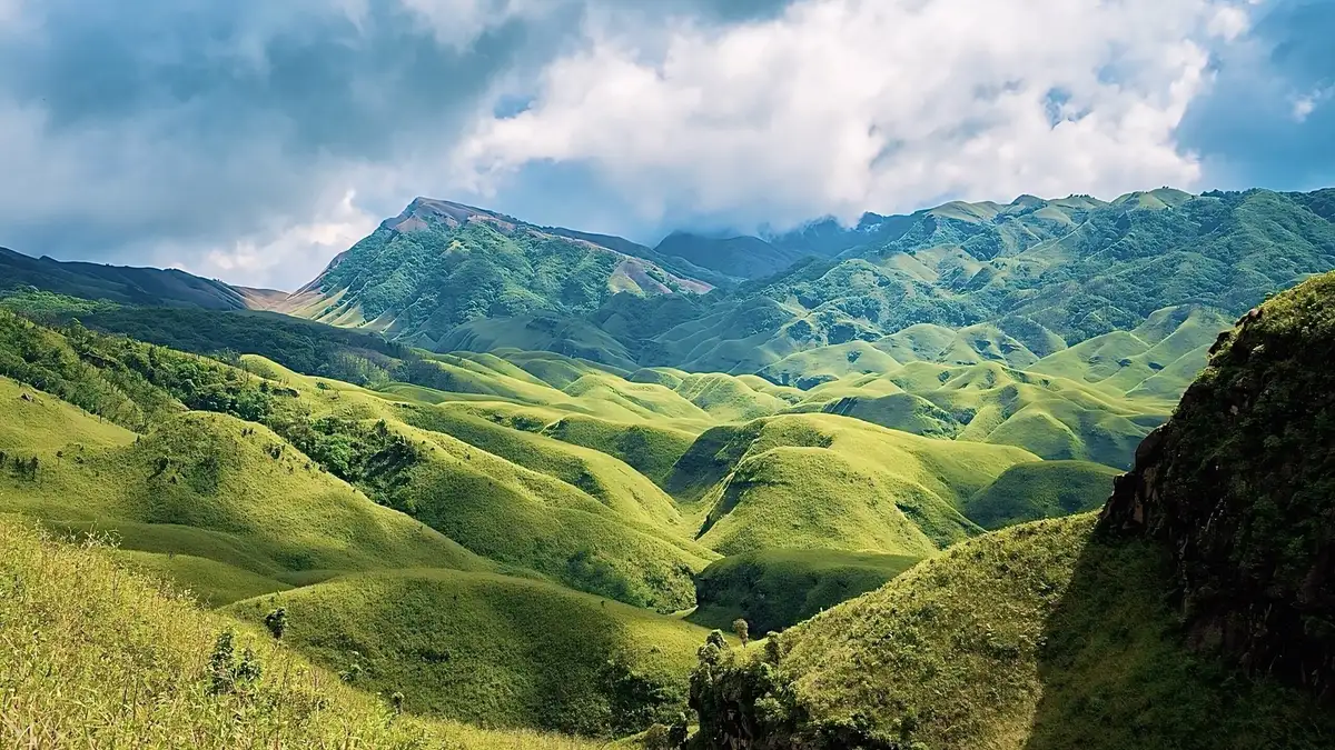 🌄 Top 10 Places to Visit in Nagaland – A Traveler’s Guide to the Hills of Heritage