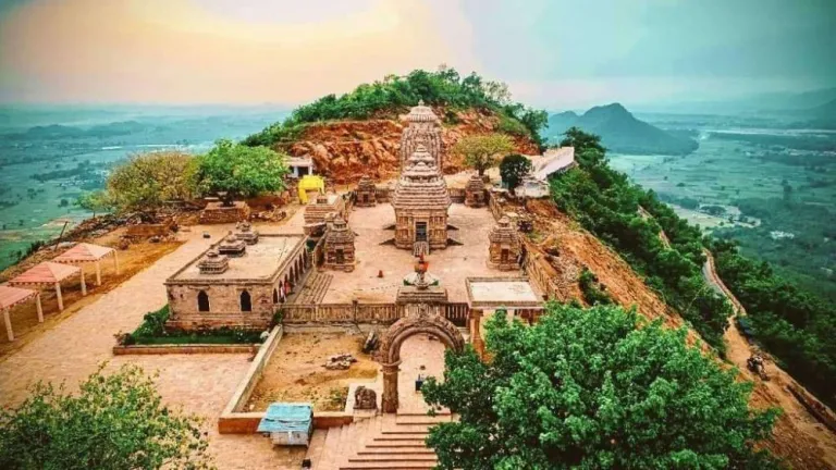 🏞️ Top 10 Places to Visit in Odisha – A Journey Through Temples, Tribes & Tranquility