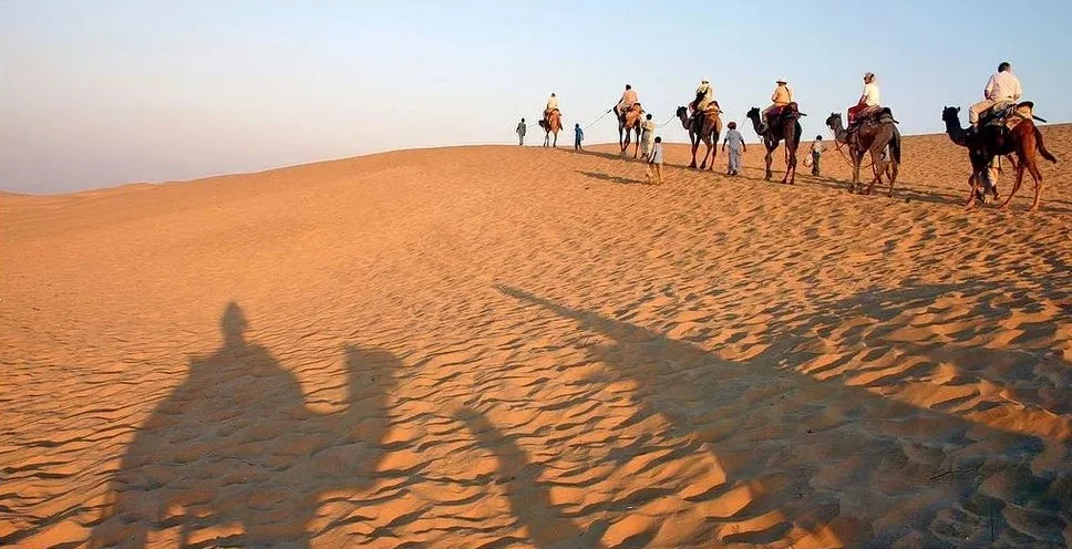 🏰 Top 10 Places to Visit in Rajasthan – A Traveler’s Guide to Royal India